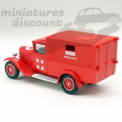 Le fourgon bâché Citroën C4 F Kodak en miniature par Solido au 1/45e  miniatures-toys